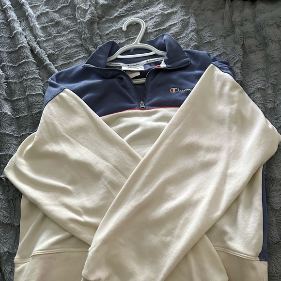 Champion cropped 1/4 zip up - Picture 2 of 4